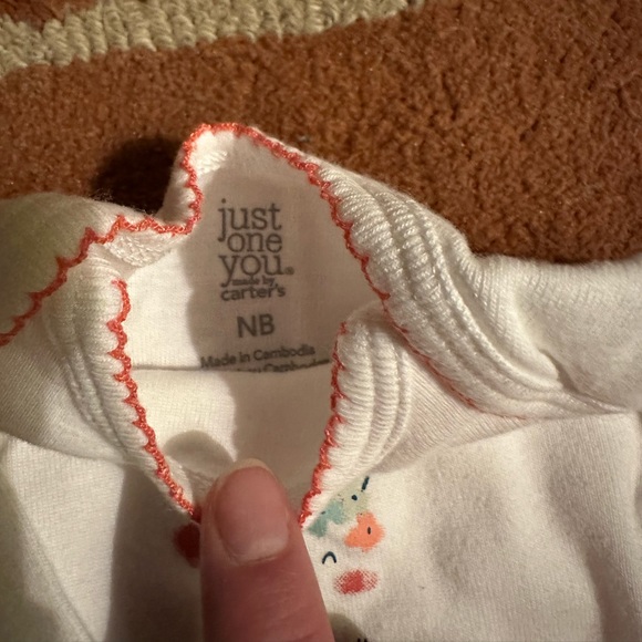 Carters newborn set, long sleeve bodysuit, floral pants and polka dot jacket - Picture 2 of 4